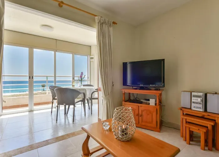 Guzman - Brigitte Calp